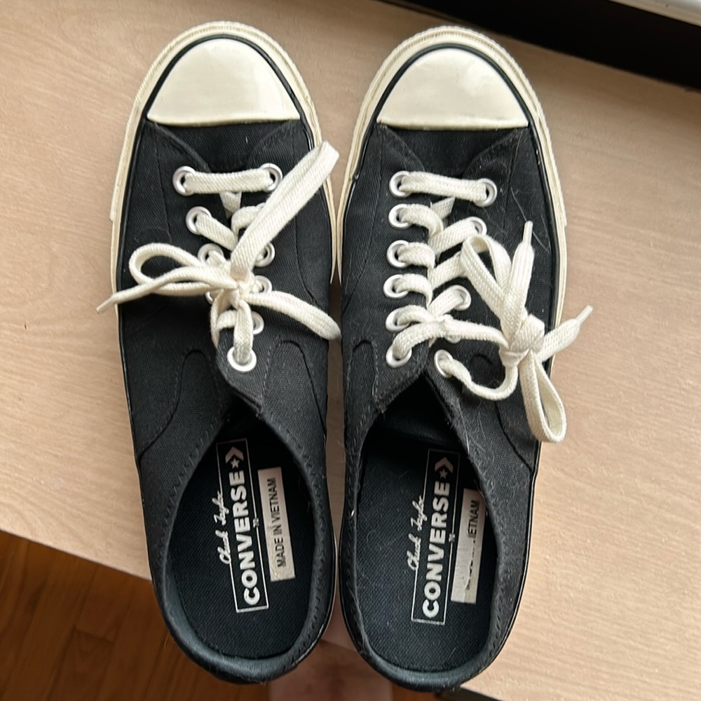 Mint condition converse